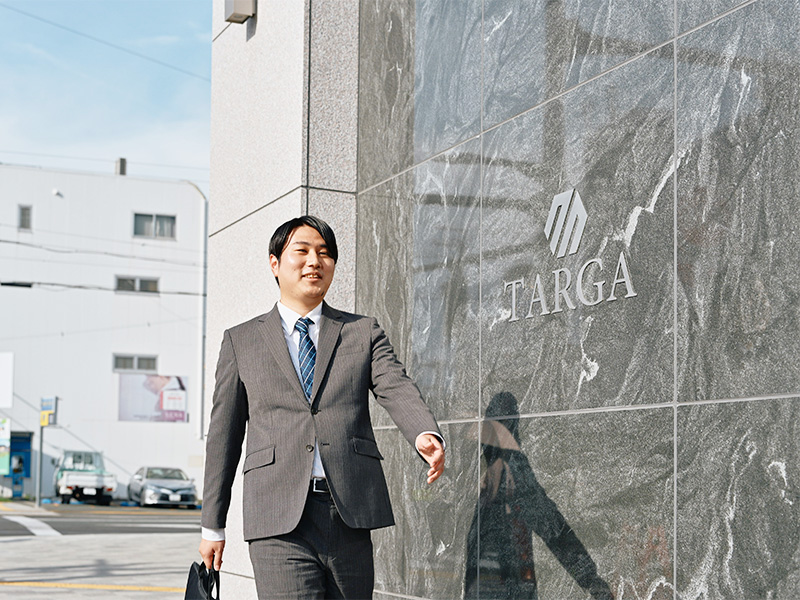 先輩社員インタビュー