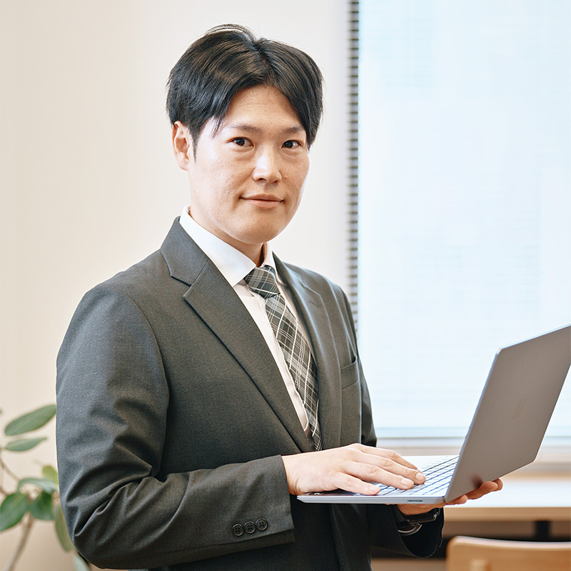 スタッフ紹介